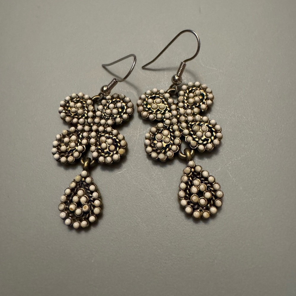 Elegant Beaded Drop Earrings in gold